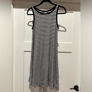 🦋2/$15🦋 Old Navy Striped Sleeveless T-Shirt Dress